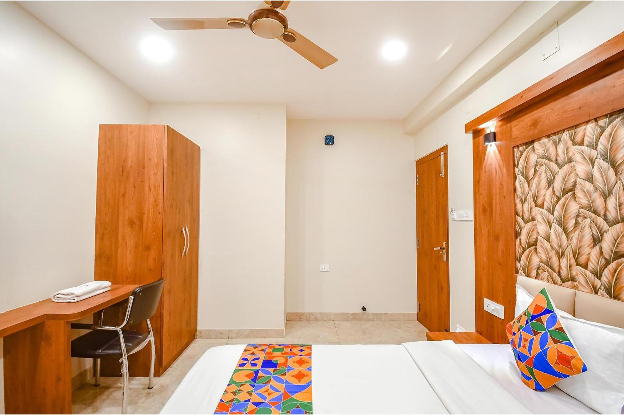 Fabhotel Dream World Residency - Nr Biswa Bangla Gate Калькутта Экстерьер фото